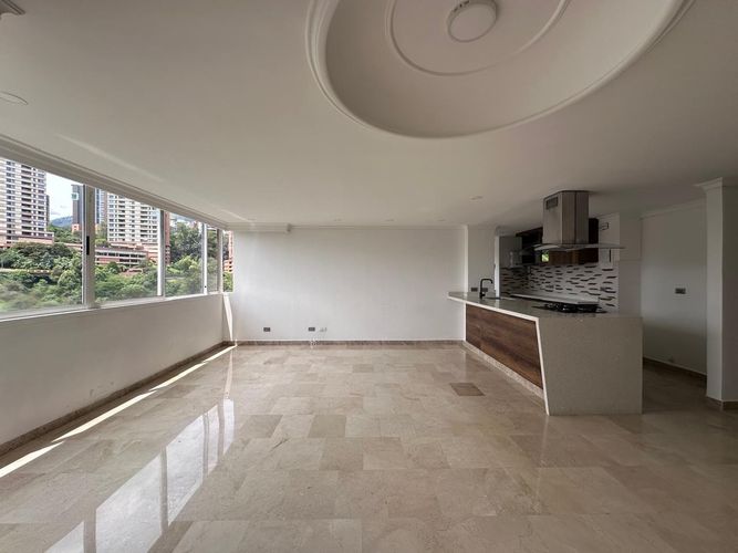 Apartamento de 3 alcobas en venta en El Poblado, Medellín, 114 m² · foto 2 de 17