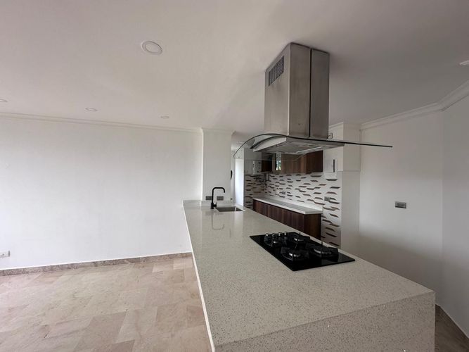 Apartamento de 3 alcobas en venta en El Poblado, Medellín, 114 m² · foto 3 de 17