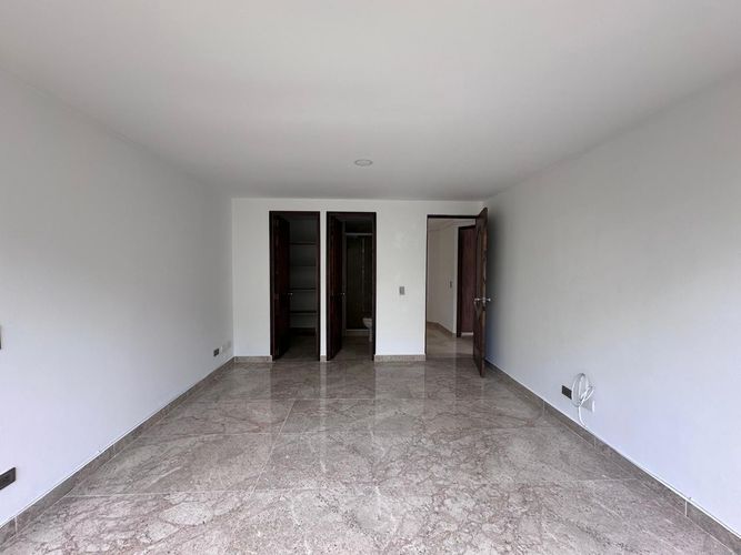 Apartamento de 3 alcobas en venta en El Poblado, Medellín, 114 m² · foto 13 de 17