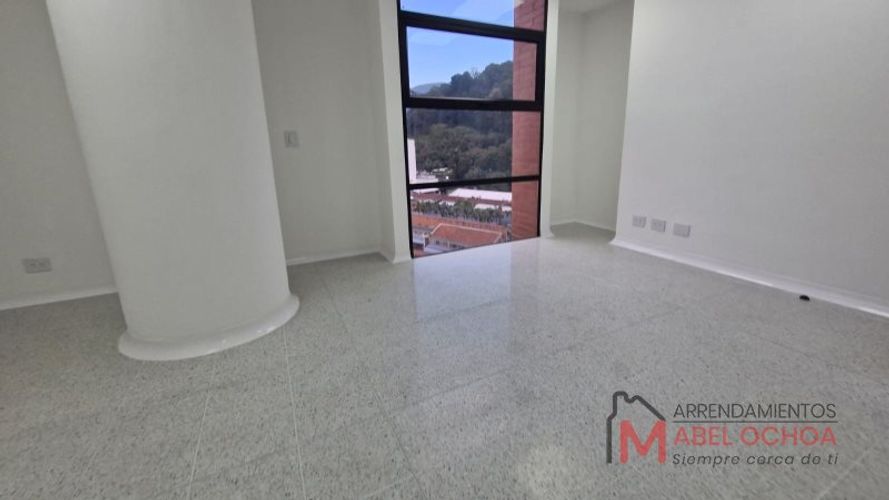 Oficina en arriendo en El Poblado, Medellín, 32 m² · foto 5 de 10