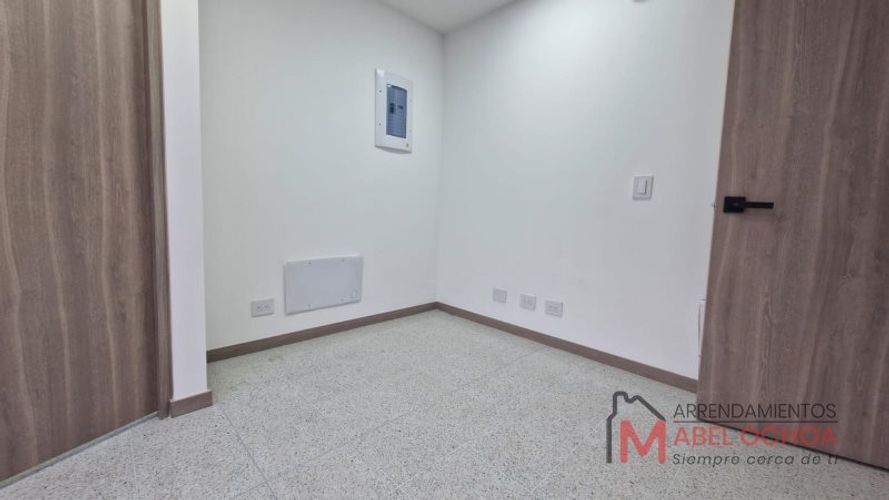 Oficina en arriendo en El Poblado, Medellín, 32 m² · foto 8 de 10