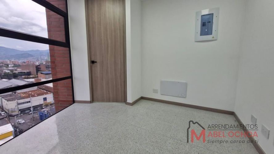Oficina en arriendo en El Poblado, Medellín, 32 m² · foto 10 de 10