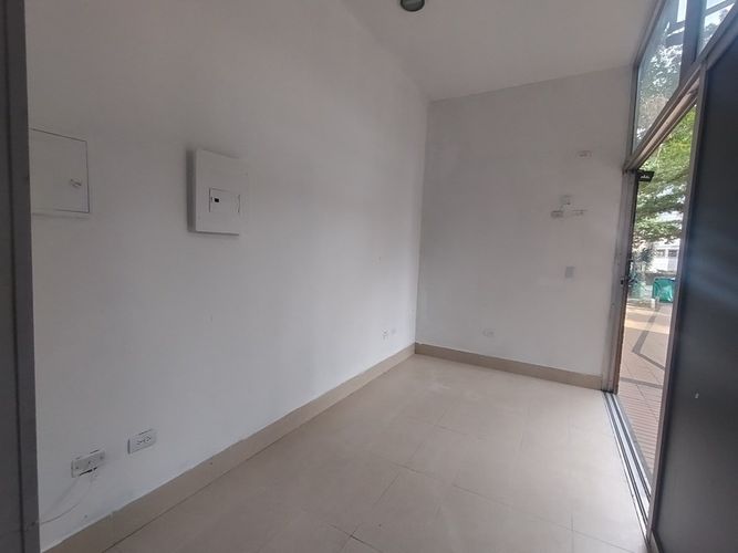 Local en arriendo en Niquia, Bello, 30 m² · foto 3 de 14
