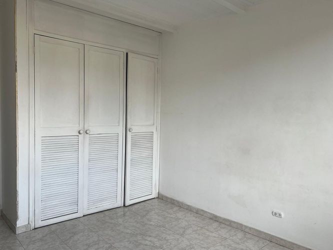 Apartamento de 2 alcobas en venta en Urbanizacion Milan Condominio Iv, Envigado, 70 m² · foto 10 de 15
