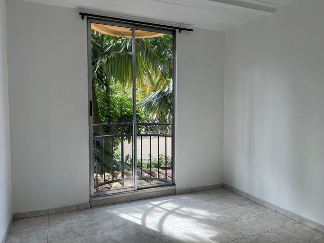 Apartamento de 2 alcobas en venta en Urbanizacion Milan Condominio Iv, Envigado, 70 m² · foto 8 de 15