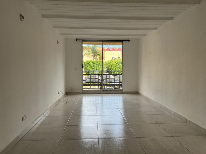 Apartamento de 2 alcobas en venta en Urbanizacion Milan Condominio Iv, Envigado, 70 m² · foto 2 de 15