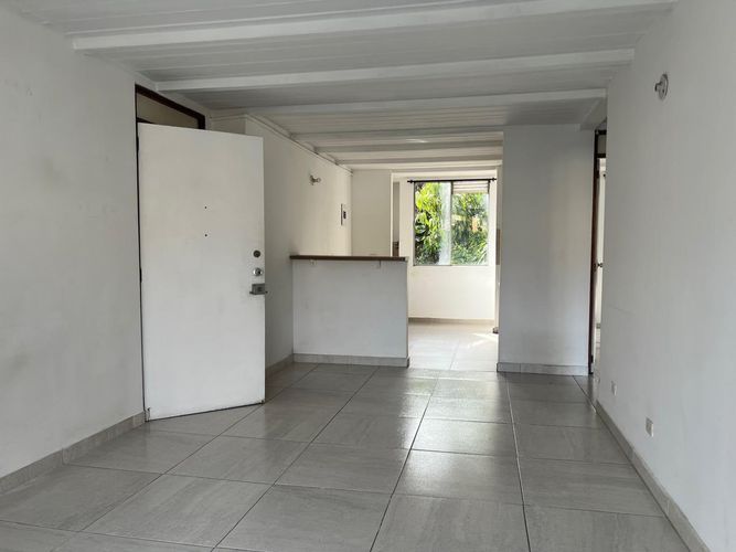 Apartamento de 2 alcobas en venta en Urbanizacion Milan Condominio Iv, Envigado, 70 m² · foto 7 de 15
