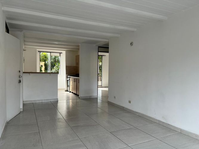 Apartamento de 2 alcobas en venta en Urbanizacion Milan Condominio Iv, Envigado, 70 m² · foto 6 de 15