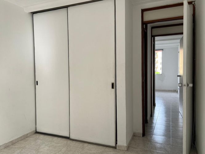 Apartamento de 2 alcobas en venta en Urbanizacion Milan Condominio Iv, Envigado, 70 m² · foto 13 de 15