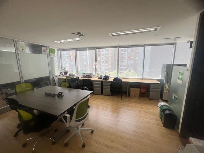 Oficina en arriendo en El Poblado, Medellín, 67 m² · foto 4 de 17