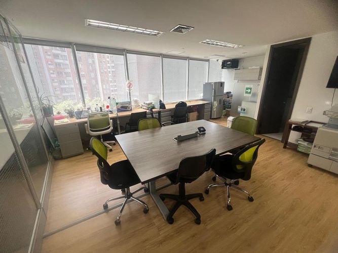 Oficina en arriendo en El Poblado, Medellín, 67 m² · foto 2 de 17