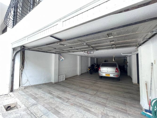 Casa de 7 alcobas en venta en El Ingenio, Cali, 750 m² · foto 3 de 24