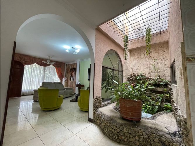 Casa de 7 alcobas en venta en El Ingenio, Cali, 750 m² · foto 11 de 24