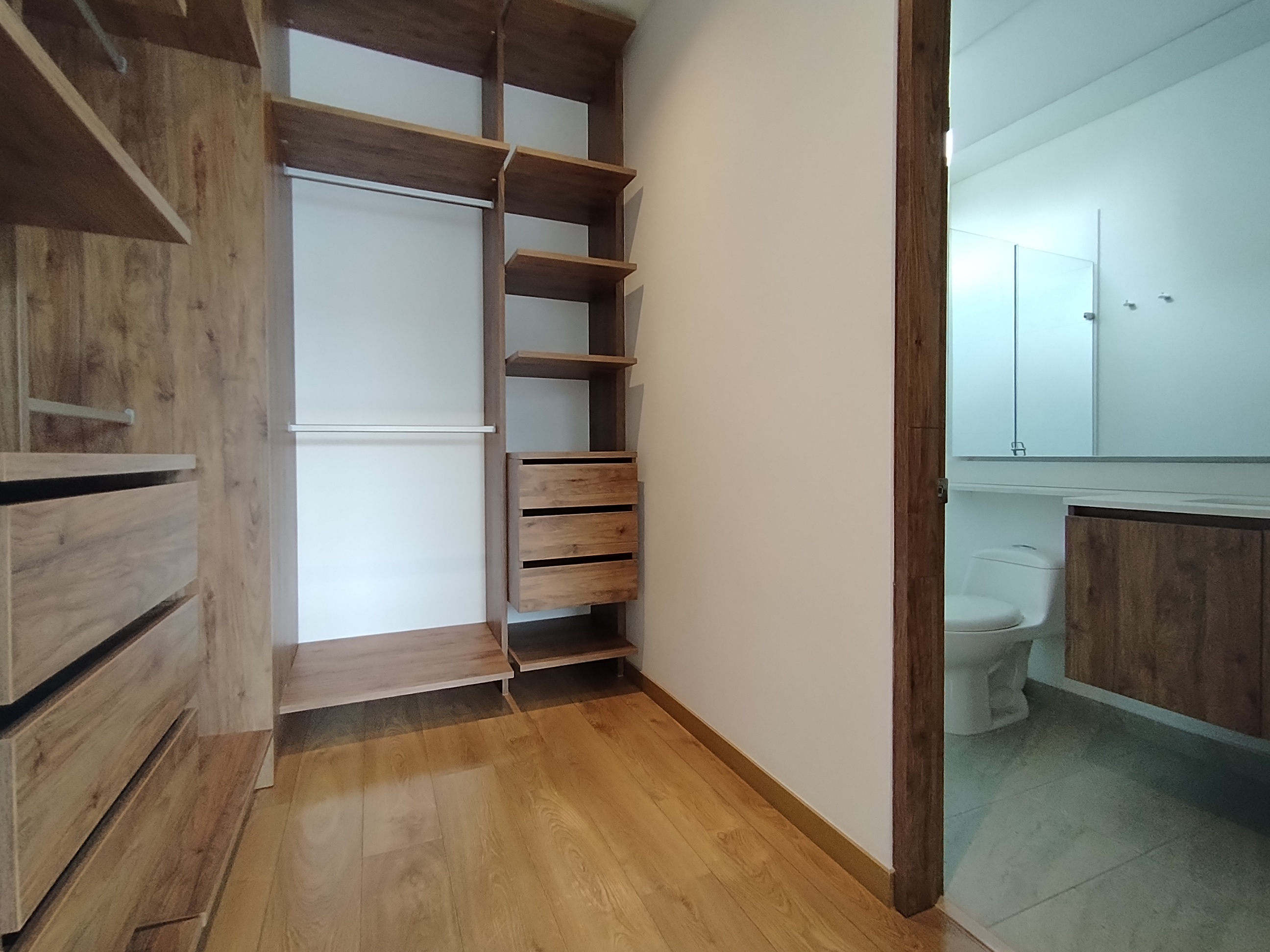 Apartamento en venta en El Virrey, Bogotá · foto 8 de 19