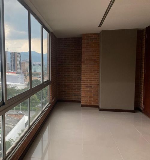 Oficina en arriendo en El Poblado, Medellín, 25 m² · foto 9 de 10