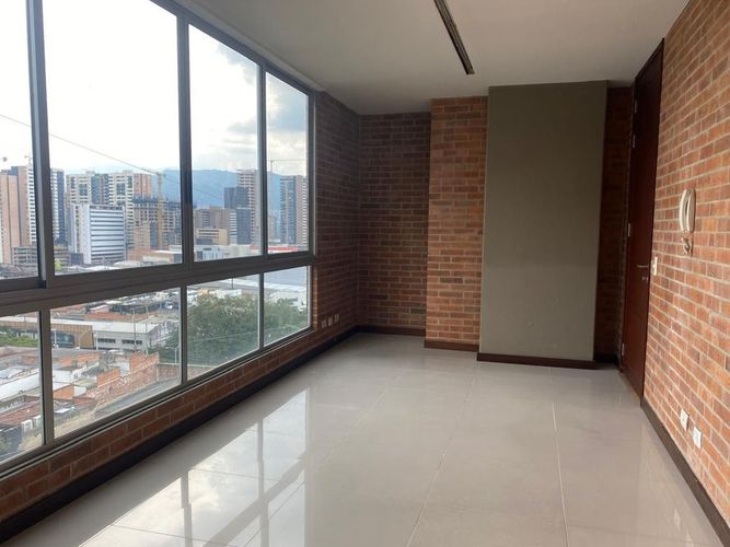 Oficina en arriendo en El Poblado, Medellín, 25 m² · foto 4 de 10