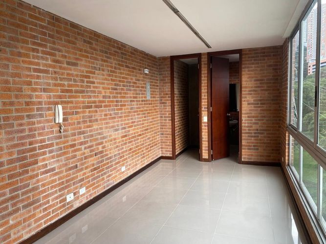 Oficina en arriendo en El Poblado, Medellín, 25 m² · foto 8 de 10