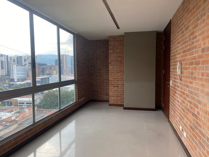 Oficina en arriendo en El Poblado, Medellín, 25 m² · foto 3 de 10