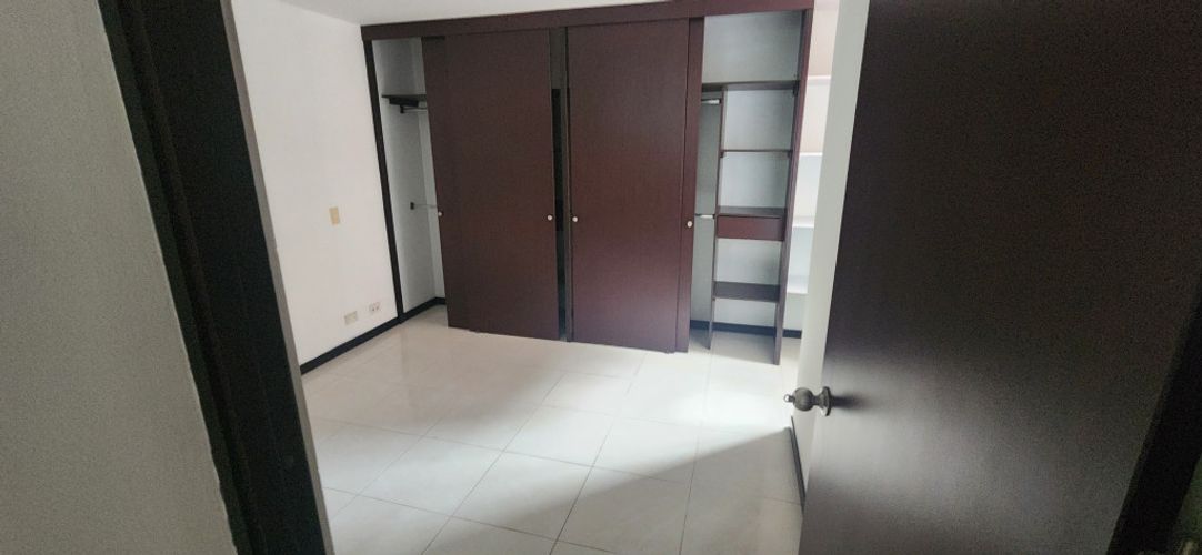 Apartamento de 3 alcobas en arriendo en Villa Carlota, Medellín, 67 m² · foto 11 de 12