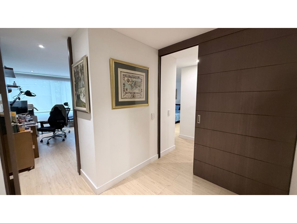Apartamento en venta en Los Rosales, Bogotá · foto 3 de 16