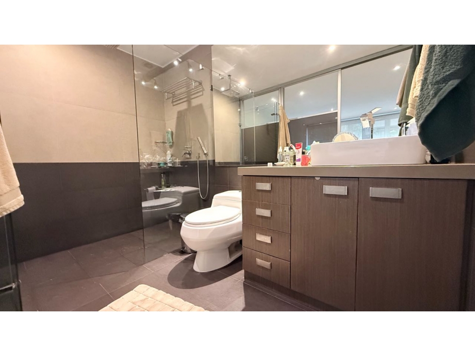 Apartamento en venta en Los Rosales, Bogotá · foto 7 de 16