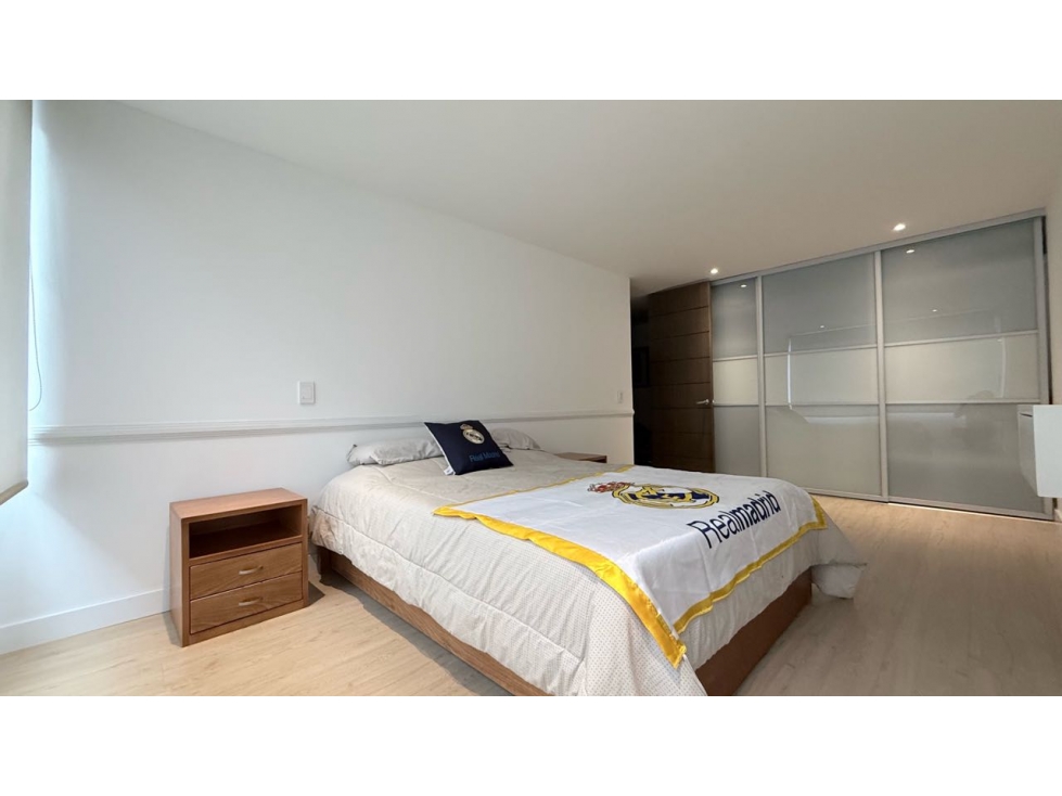 Apartamento en venta en Los Rosales, Bogotá · foto 10 de 16