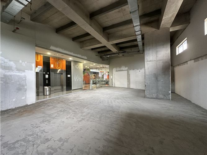 Local en venta en Jesus Nazareno, Medellín, 119 m² · foto 3 de 9