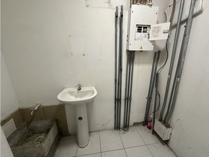 Local en venta en Jesus Nazareno, Medellín, 119 m² · foto 4 de 9