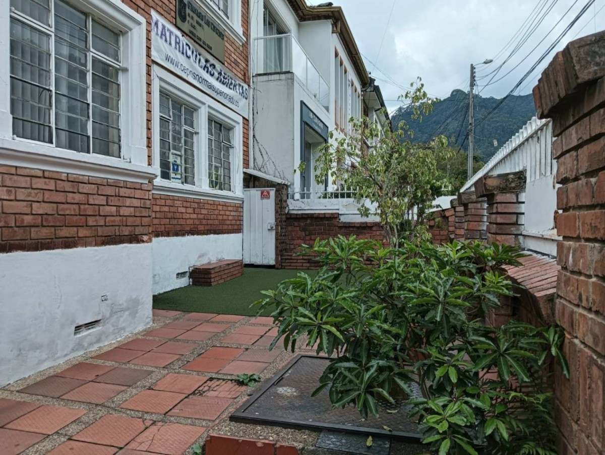 Casa en venta en Quinta Camacho, Bogotá · foto 3 de 24
