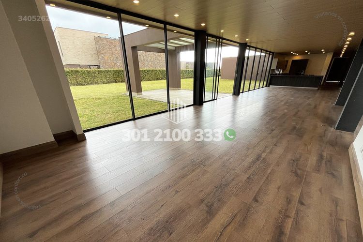 Casa de 3 alcobas en venta en Las Palmas, Envigado, 440 m² · foto 3 de 24