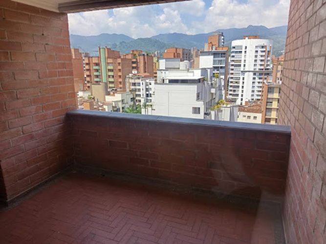 Apartamento de 2 alcobas en arriendo en Laureles, Medellín, 220 m² · foto 4 de 24