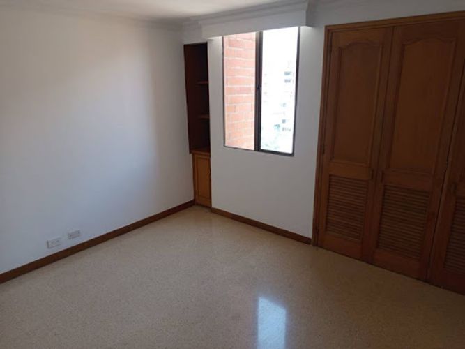 Apartamento de 2 alcobas en arriendo en Laureles, Medellín, 220 m² · foto 6 de 24
