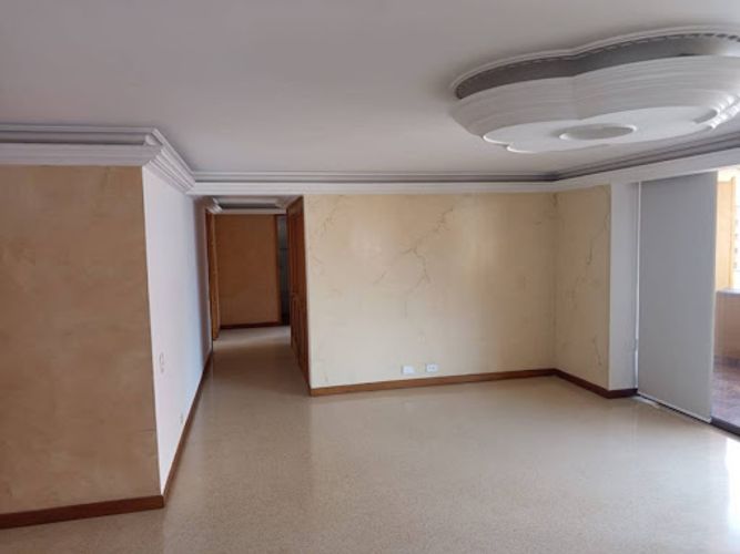 Apartamento de 2 alcobas en arriendo en Laureles, Medellín, 220 m² · foto 16 de 24