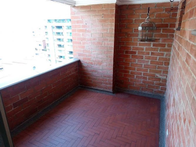 Apartamento de 2 alcobas en arriendo en Laureles, Medellín, 220 m² · foto 20 de 24