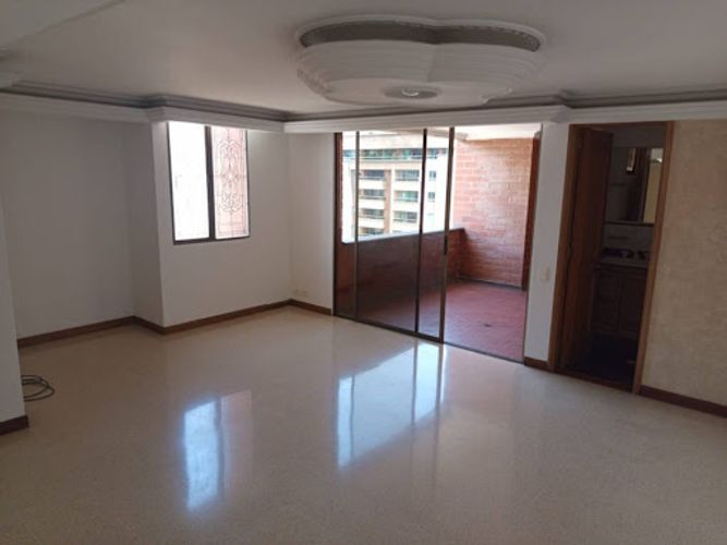 Apartamento de 2 alcobas en arriendo en Laureles, Medellín, 220 m² · foto 22 de 24
