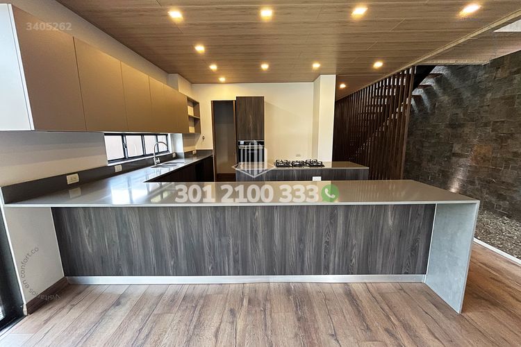Casa de 3 alcobas en venta en Las Palmas, Envigado, 440 m² · foto 8 de 24