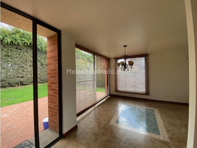 Casa de 5 alcobas en venta en Cc Fontanar, Cajicá, 320 m² · foto 10 de 12