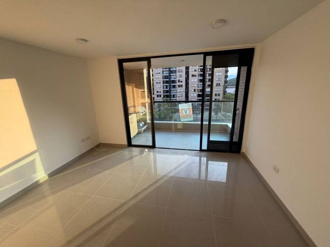 Apartamento de 3 alcobas en venta en Cañaveral, Floridablanca, 90 m² · foto 2 de 12