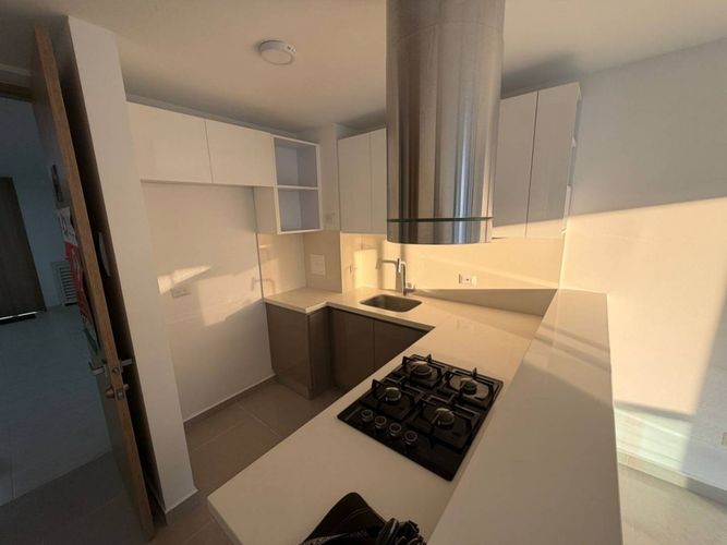 Apartamento de 3 alcobas en venta en Cañaveral, Floridablanca, 90 m² · foto 4 de 12