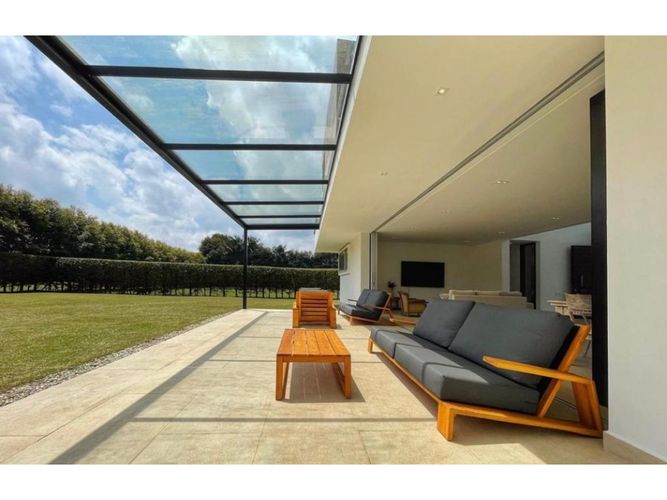 Casa de 5 alcobas en venta en Llano Grande, Rionegro, 560 m² · foto 5 de 20