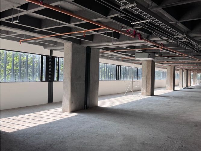 Oficina en arriendo en Santa Fe, Medellín, 1618 m² · foto 9 de 24