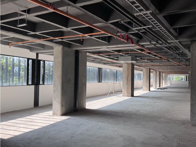 Oficina en arriendo en Santa Fe, Medellín, 1618 m² · foto 11 de 24