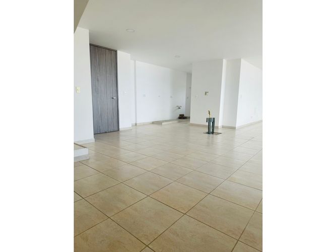 Apartamento de 4 alcobas en venta en Calle Larga, Sabaneta, 209 m² · foto 5 de 24