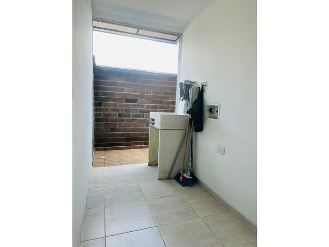 Apartamento de 4 alcobas en venta en Calle Larga, Sabaneta, 209 m² · foto 8 de 24