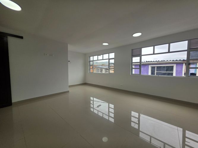Casa de 4 alcobas en venta en Compartir Sector I, Soacha, 200 m² · foto 9 de 24