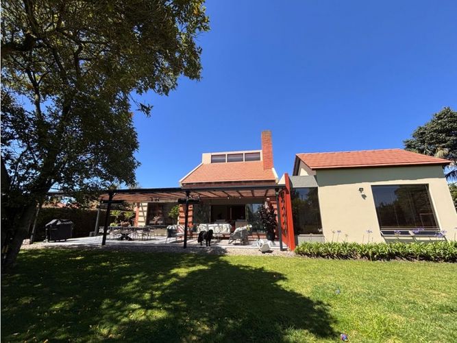 Casa de 4 alcobas en venta en Paraiso Rodadero, Chía, 320 m² · foto 2 de 23