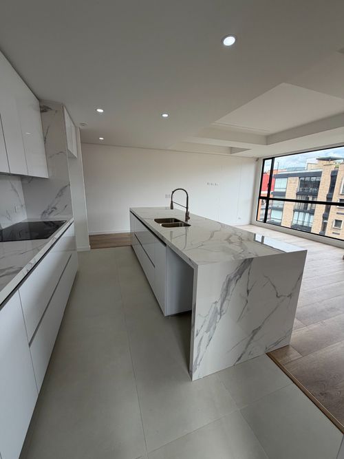 Apartamento de 3 alcobas en venta en San Patricio, Bogotá, 149 m² · foto 2 de 23