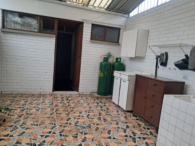 Casa de 4 alcobas en venta en San Nicolas, Bogotá, 220 m² · foto 13 de 16
