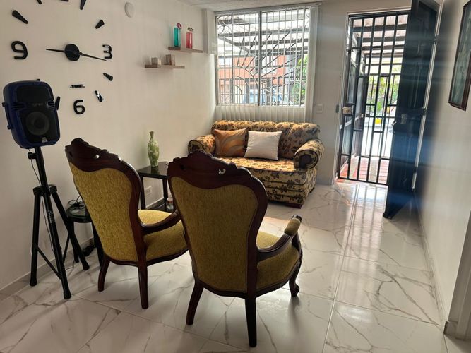 Casa de 3 alcobas en venta en La Florida, Bello, 72 m² · foto 2 de 22