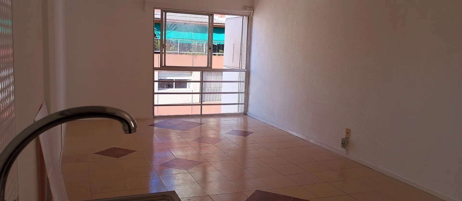 Alquiler Monoambiente piso 7 en Centro con calefón · Foto 2